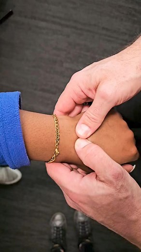 Chiropractic. Wrist adjustment Migraine #vertigo #headache #discbulgetreatment #L4L5DiscBulge #cervicalpain #drvarunduggal #Migraine #Mumbaichiropractic #tmjdisorder #stiffjaw #jawalignment #cervicalspondylosis #neckpain #Ankolysingspondylosis #slipdisctreatmentinrohini #lowbackacke #Chiropractorindelhi #indianchiropractor #kneerplacement #jawalignment #NerveCompression #kneegap #drvarunduggal #chiropractictreatment #kneepain #fbreels23 #fbreels #fbreelsvideo #viralreelsfb #reelsfyp #fbreels23 #