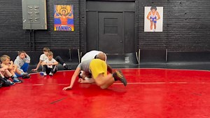 Front headlock → knee tap = easy points | Mat Masters Wrestling