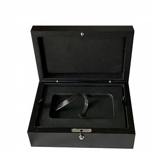 [Hot Item] Matte Black Lacquer Finish Luxury Wooden Gift Packaging for Mobile Phone