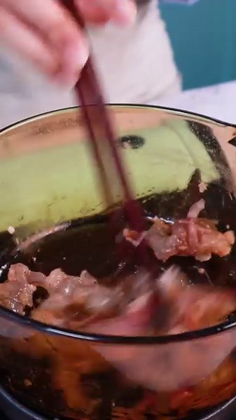 Canh khoai mỡ nấu tôm 🤤🥰 Khoai mỡ là một loại củ rất tốt cho sức khỏe, nhất là cho hệ tim mạch, huyết áp, tiêu hóa và giảm cân. Khi nấu canh với tôm tươi, khoai mỡ sẽ tạo ra một hương vị ngọt thanh và béo ngậy, rất ngon miệng và dễ ăn. #helenrecipes #asiancuisine #vietnamesedish #vietnamesecuisine #localdishes #homecooking #vietsoup | Helen's Recipes