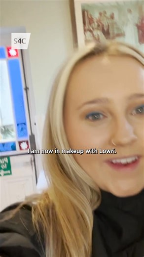 HAFIACH ☀️💀 Erioed wedi meddwl sut beth ydy actio ar ddrama i S4C? Siriol Ousey (Kelsey) sy'n mynd a ni ar daith tu ôl i'r llen ar ddrama Hafiach! 🤳 🎥 Vlog llawn ar Youtube S4C 🏝️ HAFIACH: Ar gael ar S4C Clic a BBC iPlayer | S4C