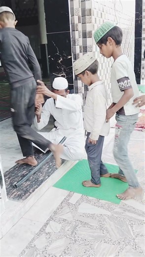 masjid main dakhil hona 🕌 new viral video naat #islamicshorts #love #shortsfeed #viralvideo