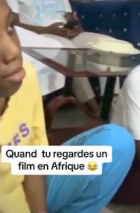 1.2M views · 10K reactions | Quand tu regardes un film romantique en famille en Afrique 藍藍藍 Qui a déjà vécu ça ? 藍 On craque ? #slaybabe | Slaybabe | Facebook