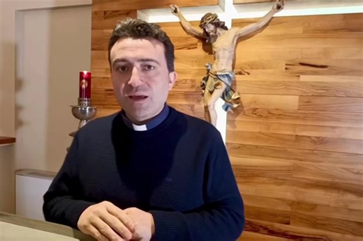 📖 Commento al Vangelo, 11 febbraio 2024 ​ “Gesù dunque caccia via, cioè tira fuori l'uomo da questo modo di pensare, insegnandogli a #credere in un Dio diverso. Una volta uscito da quel modo di credere in #Dio, l'unica cosa che può fare è annunciare questa buona notizia!” ​ 🙏🏻 Dal commento al #Vangelo di oggi, a cura di Don Oronzo Cosi. Buona #Domenica a tutti! ​ #Cosìcomesei #Buonadomenica | Azione Cattolica Italiana
