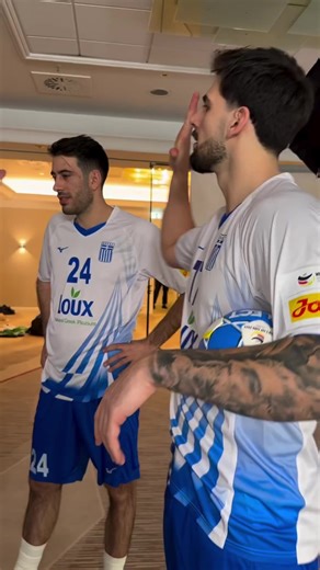 #EHFEuro2024 | 📸🎥 Green Screen Session ✅. #HellenicHandballFederation #TeamHellas #WinForHellas #Heretoplay #EhfEuro2024 #PlayWithHeart💙 | Hellenic Handball Federation - ΟΧΕ