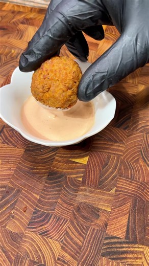 16K views · 339 reactions | Stuffed Tater Tot Bombs ! #easyrecipe #tatertots #fingerfood #snacks #foodvideo #appetizer #bacon #meltedcheese #snackideas #appetizerideas #nachos #partyfood #food #tatertots | Cookingintheyard | Facebook