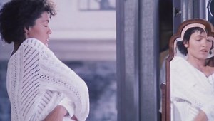 Рафаэлла оффидани подглядывающий raffaella offidani l'uomo che guarda ( 1994 )