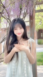 2.8K views · 27 reactions | 春天、花朵、陽光、等於劉念Spring, flowers, sunshine, equal Liu Nian Lock on the wonderful content【Daily Short APP】<https://dailyshort.go.link/1J4p9> #刘念 #LiuNian #短劇 #星动短剧社 #短劇推薦 #ShortDrama #高質量 #cdrama #美女 #吻戲 #cdramalovers #reelsvideo #shortdrama #cdrama #romantic #cp #love #kiss | 星动短剧社 | Facebook