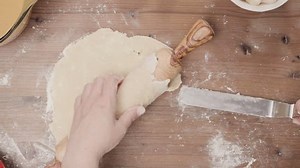 Step By Step Making Pie Crust: Stockvideos & Filmmaterial (100 % lizenzfrei) 1006878973 | Shutterstock