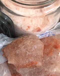 3.8K views · 18 reactions | How I make pink Himalayan salt at home for my cooking! I buy this whole pink salt locally and it costs around Rs25 per kg! BTW I live in kerala, #india ———————————— #salt #naturalsalt #pinkhimalayansalt #natural #naturalliving #plantbased #plantbaseddiet #plantbasedfood #indianfood #kerala #keralafood #ayurveda #ayurvedafood #nisahomey #skinnyrecipes | Nisa Homey | Facebook