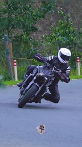 4.1K views · 27 reactions | Perfect Cornering Posture. #motorcycle #cornering #Rides #Bigbike #nakedbike | Boss Whin | Facebook