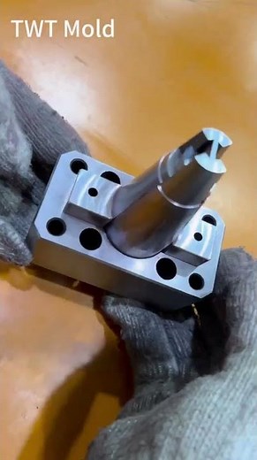 Simple collapsible core. #Injectionmold #plasticmold#leanmanufacturing #Plasticindustury