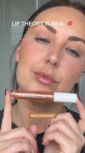 12K views · 12 reactions | A different alter ego unlocked with each shade - What's your pick? 李 MOONSHINE - Summer goddess ❤️ BOMBSHELL - Main character energy 懶 HIGHGLOSS - Clean girl aesthetic 癩 LATTE - Natural, no makeup look 勺 PINK JELLY - Fun, playful vibes #breezebalm #lipgloss #tryon #glasslips | Breeze Balm | Facebook