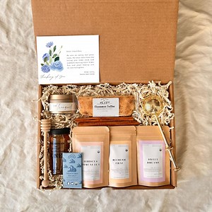 Sympathy Tea Gift Box: Organic Herbal Tea, Infuser, Honey, Biscotti, Candle & Condolences Card - Etsy