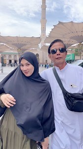 Tiba2 Ingat Pesan Almarhumah Mamah :Yang Paling Berat Itu Adalah Mendidik Anak2 Ketika Mereka Dewasa ,Karena Di Saat Itulah Kamu Akan Merasakan Sakitnya Hati Saat Kamu Berdebat Dengan Anakmu Padahal Itu Demi Kebaikannya Tapi Dia Salah Menerimanya😭Akan Ada Banyak Air Mata Yang Kau Tumpahkan ,Akan Banyak Sakit Yang Kau Rasakan Karena Pada Saat Itu Kamu Bukanlah Lagi Satu2nya Orang Yang Penting Apalgi Jika Anakmu Kelak Sudah Tak Lagi Bergantung Padamu ~~~~~~~ Lalu ...Jelaskan Padaku Anak Perempuan