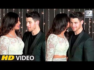 Priyanka Chopra Kisses Nick Jonas At Wedding Reception In Mumbai | LehrenTV