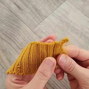 5.7K views · 91 reactions | The Broken Arm End Repair Technique I Inherited from My Mother and My Daughter/Century-Old Idea | Sewing Techniques | Facebook