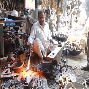 Expert Guy Forged a Beautiful Axe | Woodworking Tricks