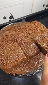 6.3M views · 33K reactions | Bolo de cenoura chocolatudo 凌 | Receitas Deliciosas | Facebook
