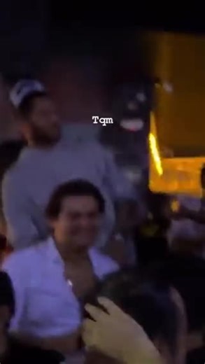 Gignac batea a chica que le coquetea en un antro ¡Su gesto de rechazo es viral!