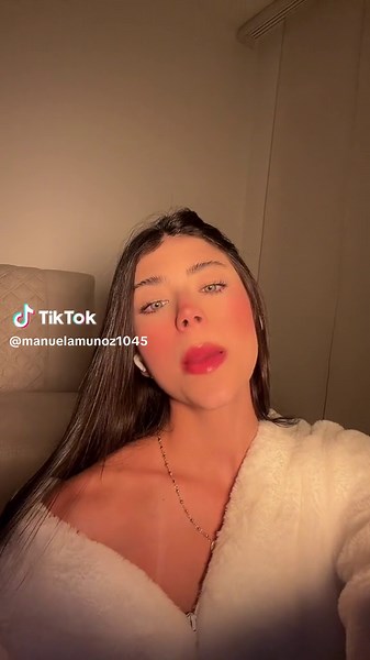 TikTok · Manuela Muñoz D