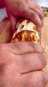 Lebanese inspired “hamburger rolls” these are delicious and so easy to make! 200g lamb mince 1tbsp Lebanese 7 spice powder 1tsp Aleppo pepper (Pul Biber) Salt to taste X2 flatbreads Jalapeños pickles and salad Toum garlic sauce e voila #easyrecipes #familyrecipes #singleparentrecipes #hamburgerrolls | Shelina Permalloo Chef & Author