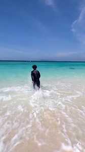 When the water is this clear, it must be Semporna. 😍 Timba Timba is an Instagram-worthy island that can be reached in 45 minutes by boat from the Semporna mainland. Strolling on the island's one-kilometer stretch of pristine white sand beach and crystalline turquoise water will likely leave you in awe. 📸 @brndonlonk 📍Timba Timba Island, Semporna #astrophotography #travelblog #travelmore #nature #travelgram #photography #vacation #instatravel #trip #holiday #instagood #travelblogger #tour #tra