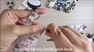 American Flag Lanyards ID Badge, USA Flag ID Badge Holder with Retractable Reel Clip and Keychain, Vertical Heavy Duty Identity Badge Cover Case Protector for Teacher Nurse Gifts for Christmas