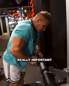 57K views · 1.7K reactions | Doing curls in a squat rack 藍 | Jay Cutler | Facebook