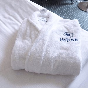 [Hot Item] Luxury White Cotton SPA Terry Unisex Hotel Bathrobe Adults Terry Bathrobes