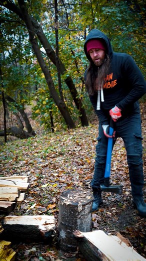 Even vampires need to stay warm 🍂🪓🪵🧛🏼 | The Vegan Zombie