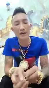 459K views · 6.3K reactions | Huấn Hoa Hồng - Phang Gẫy Chân Nhân Viên Lắp WiFi Nhà Mạng Viettel | Hoàng Aura | Facebook