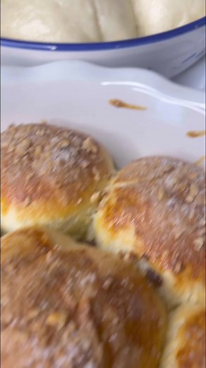 12K views · 90 reactions | Pečené české buchty ako od babičky #recept- https://recepis.sk/2024/04/05/pecene-ceske-buchty/#buchty #kysnute #sladke #pecieme | Recepis.sk | Facebook