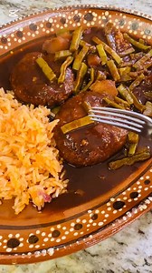 303K views · 3.3K reactions |  ¡Las tradicionales Tortas de Camarón con Nopales y Papas que no pueden faltar!  Un platillo lleno de sabor y tradición, perfecto para disfrutar en familia. ¿Quién quiere probarlas? 襤#TortasDeCamarón #SaborTradicional #ComidaCasera #RecetasDeliciosas #FBVIDEO #reelsfb | El Menu de Lupita | Facebook