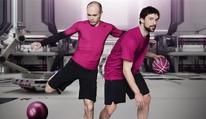 Andrés Iniesta y Sergio Llull estrenan su colchón personalizado de Dormity