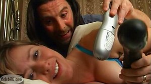 Maggie O'Neill Nue (42-51 ans dans cette scène) dans Shameless (UK) (2004-2013)