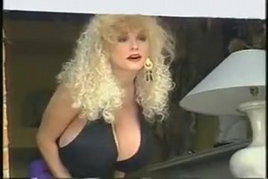 Justa Dream and An Lovelace milk the Gardener