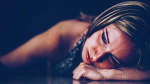 16 Signs You're An Adult Child Of An Alcoholic — And It's Still Affecting You Today