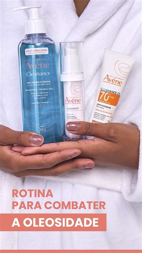 Você já sabe que nossa linha Cleanance é expert em peles oleosas, né? Confira uma dica de rotina simples para seu skincare diário. Em 3 passos, você garante uma pele sem oleosidade, hidratada e protegida. Experimente esse trio e sinta a diferença ✨ #avène #rotinadeskincare | Eau Thermale Avène