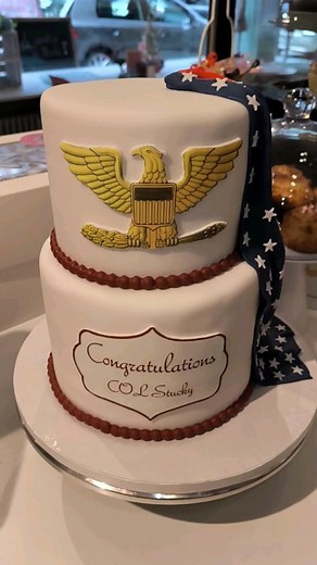 Promotion Cake 懶❤️ Customer service #promotioncakes #colonelcake #ktowncupcakes #usairforce #usarmy #fondantart #kaiserslautern #rab | K-Town Cupcakes | Facebook