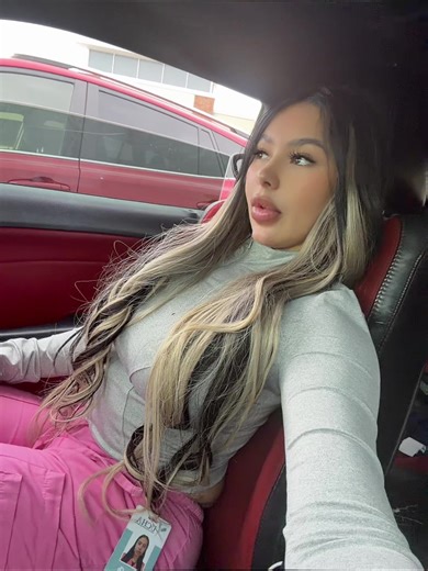 Fallingdevil (@hotfallingdevil_)’s videos with TONO DE VOZ - Myke Towers