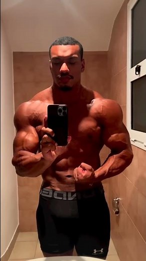 Larry Wheels Shows Off Lean Shredded Physique After Quitting Steroids and Only Using TRT for a Month