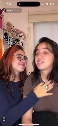 lesbians make out on tiktok live