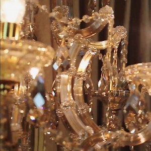 Beautiful walima bride captured by @arjanjuaofficial 👰🏻👠 #FaizasSalon #Islamabad #Pakistan #Flawless #glowing #mua #makeupartist #makeupjunkie #easternbride #pakistanibride #bridemania #asianbride #barat #hairstyle #lips #eyes #dewyskin #realclients #weddingsseason | Faiza's Beauty Salon