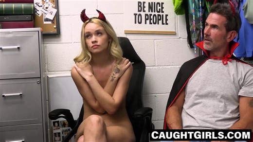 Khloe Kingsley and Jenna Starr threesome today - vikiporn.com