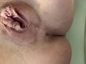 Who wants to eat my nasty shithole and creamy slutty cunt