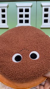 17 reactions | Bonnie Burger is back with Penny Patty and friends! What toppings do you like on your burgers? Here at Yummy World, our burgers include Lucy Lettuce, Chelsea Cheddar, and Tammy Tomato! 塞燎  Toy Tiny #yummyworld #plushies #stuffies | Yummy World | Facebook