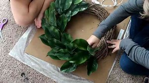 How to make a Magnolia wreath - easy DIY tutorial