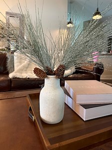 Une composition florale de Noël blanche