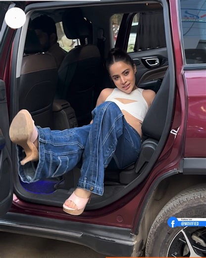 Urfi Javed Spotted at Bandra #UrfiJaved | Moviefied